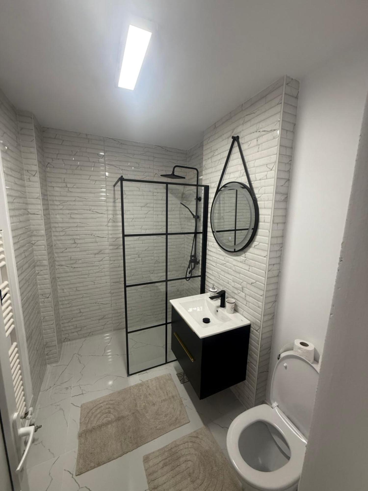 Modernul Apartament De Langa Castel Hunedoara Exterior foto